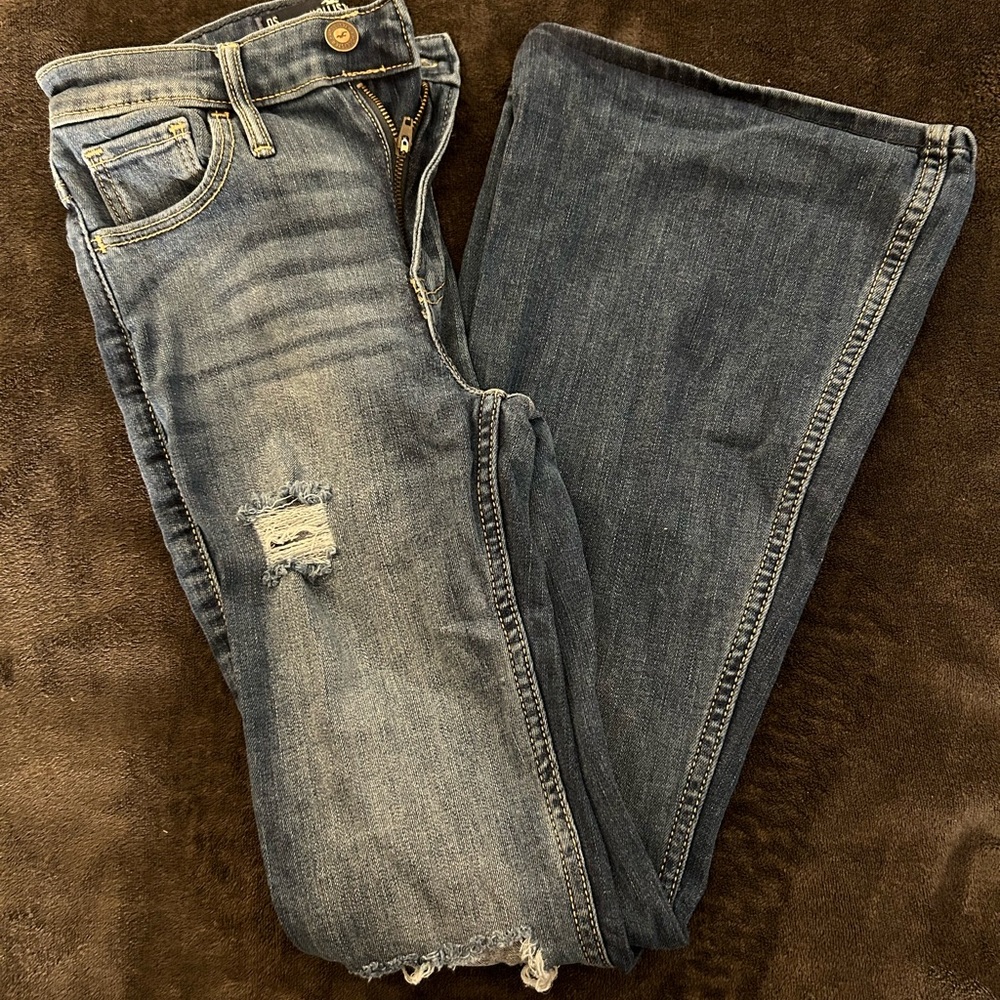 HOLLISTER HIGH RISE RIPPED DARK WASH FLARE JEANS